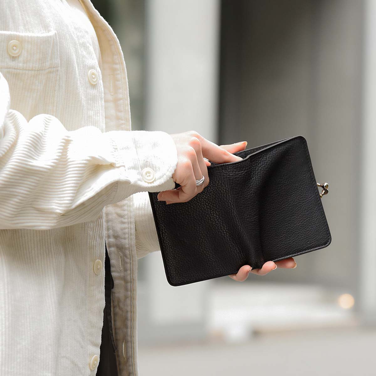 楽天市場】がま口 財布 二つ折り レディース 革 レザー 大人 可愛い