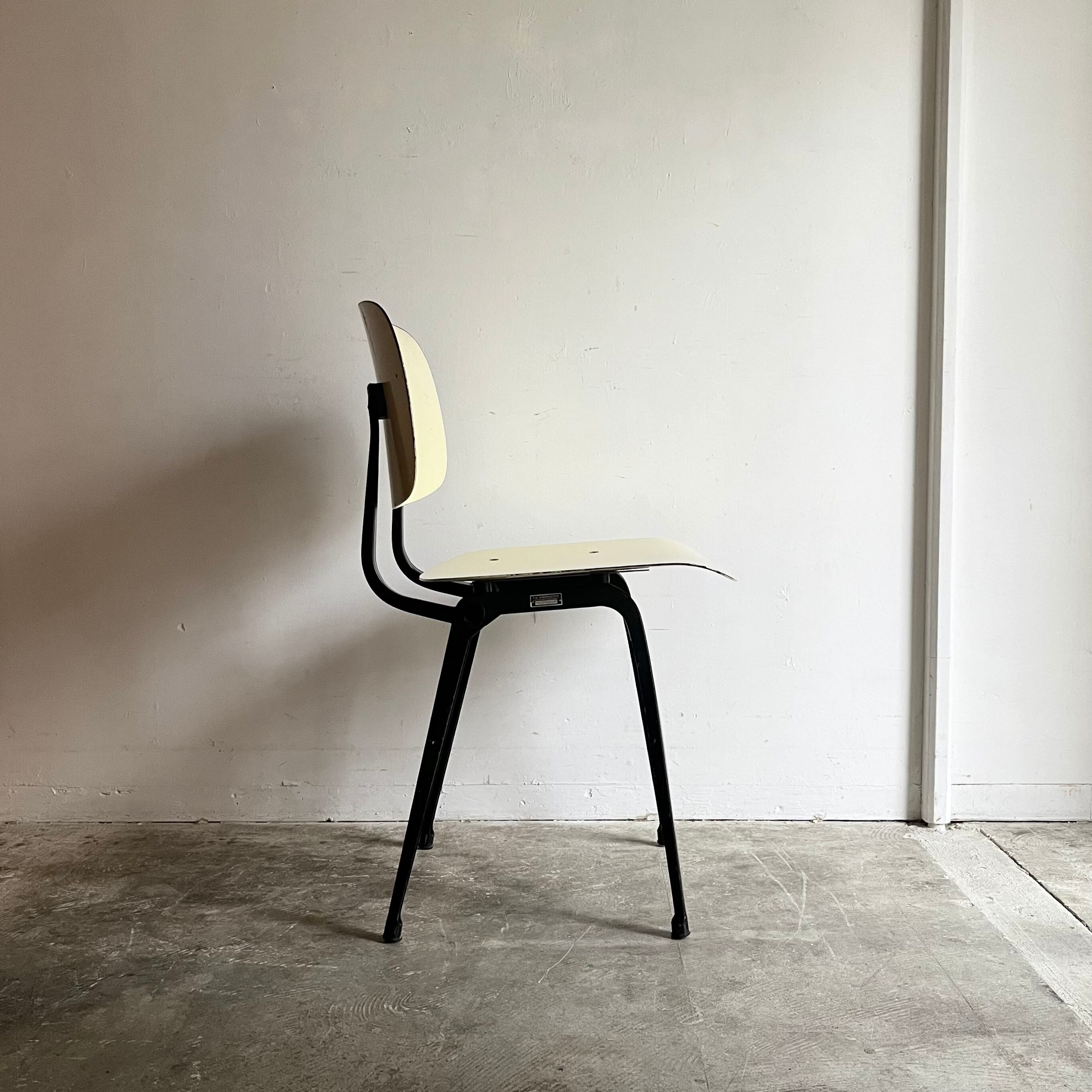 Revolt Chair by Friso Kramer for Ahrend de Cirkel / Ciranol Cream
